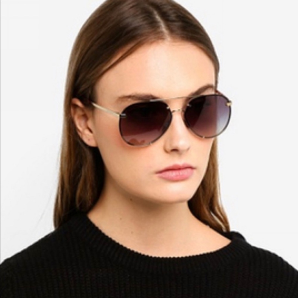 SOLD ❌ Burberry Aviator Sunglasses - Picture 8 of 8